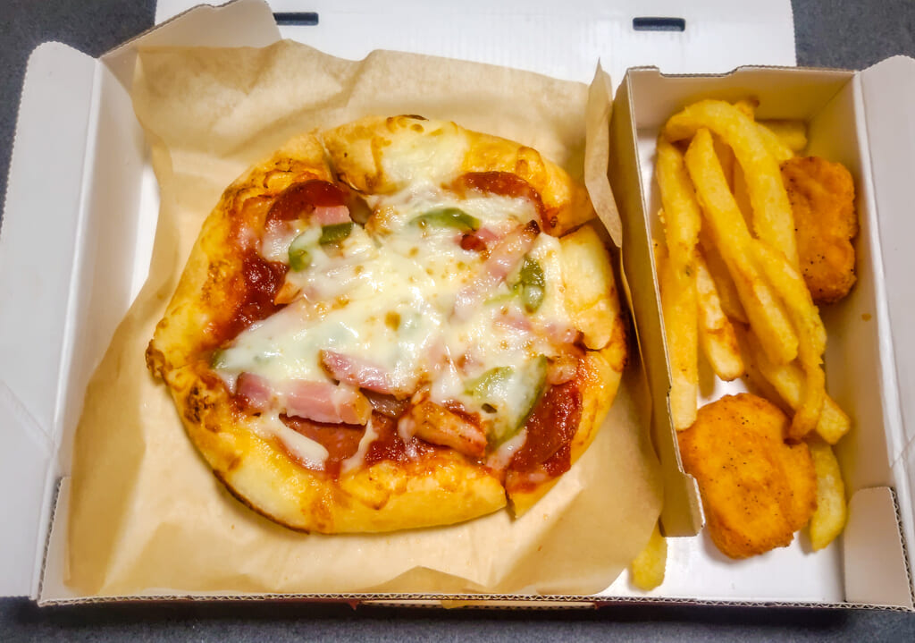 ピザハットMY BOX中身