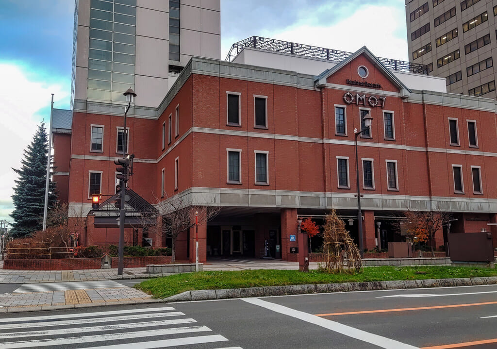 OMO7旭川 正面