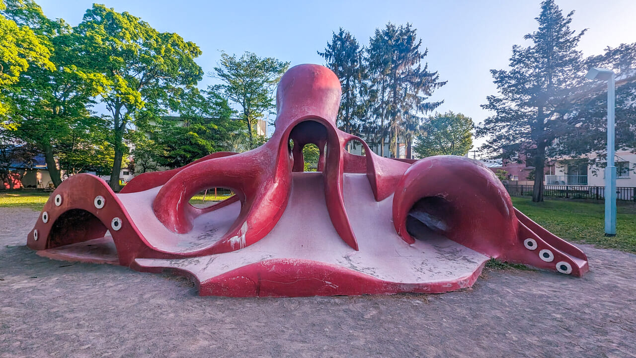 常磐公園遊具広場タコ滑り台